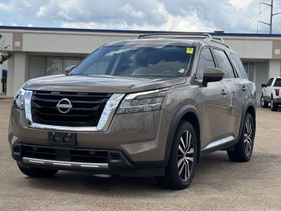 2023 Nissan Pathfinder Platinum