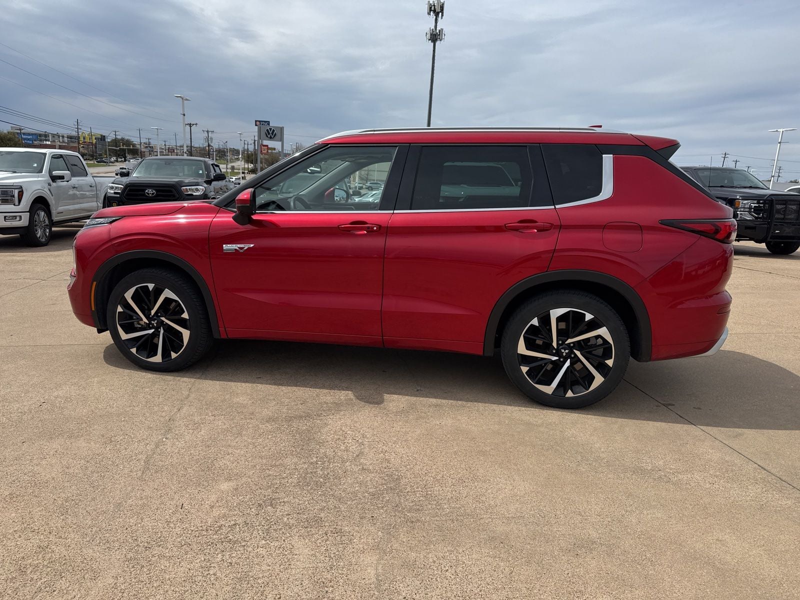 2023 Mitsubishi Outlander PHEV SEL