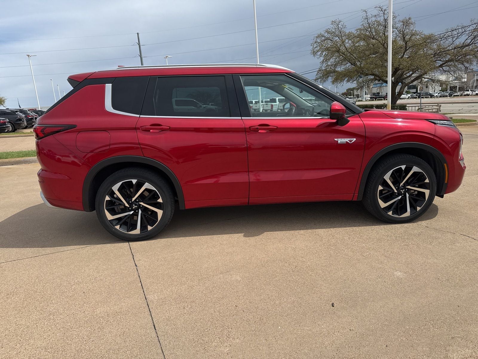 2023 Mitsubishi Outlander PHEV SEL