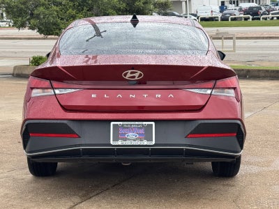 2025 Hyundai Elantra SE
