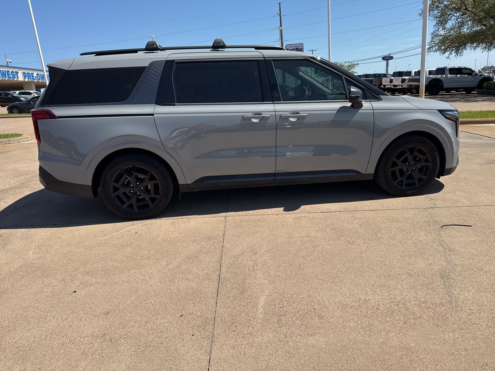 2025 Kia Carnival SX