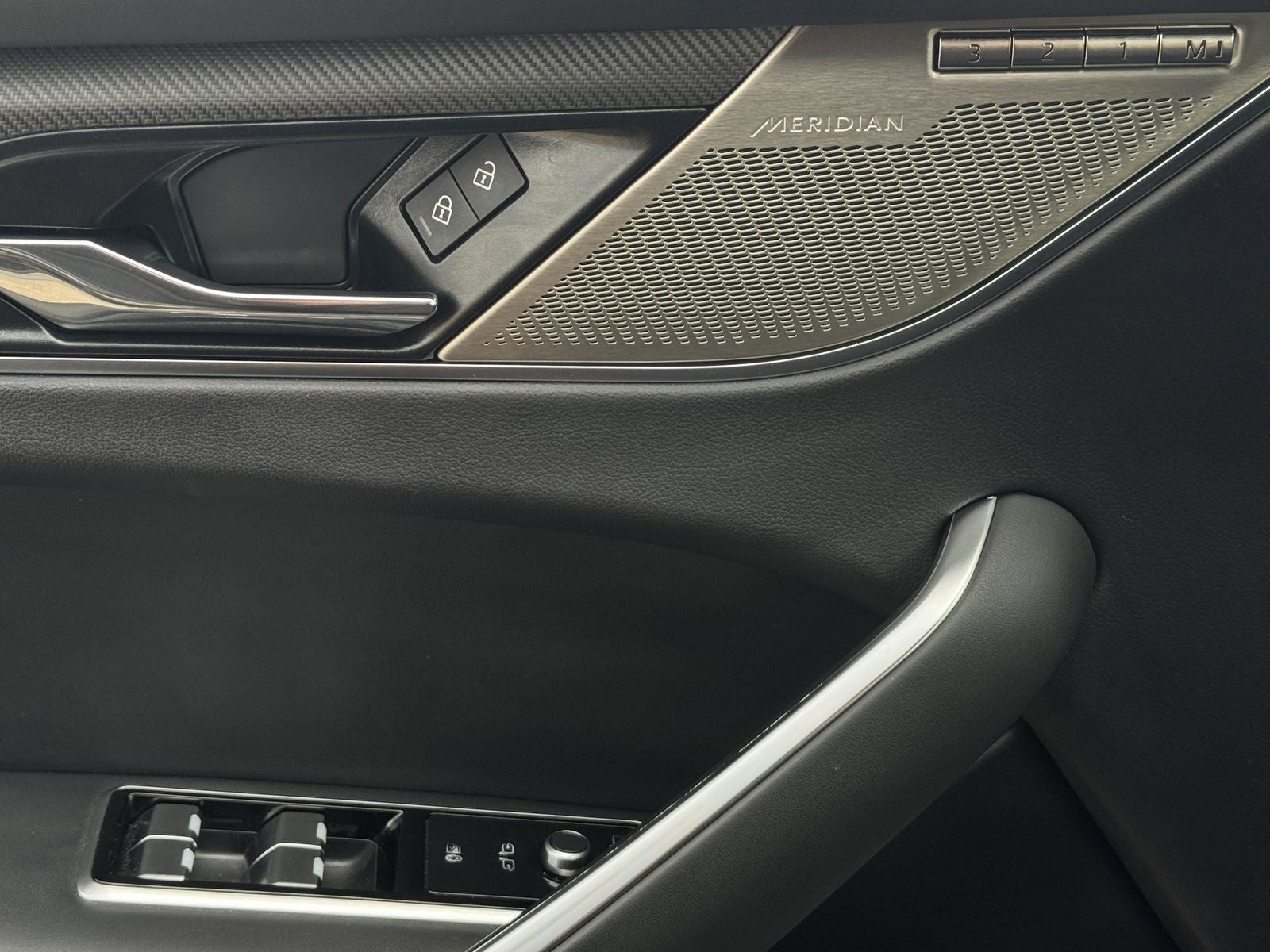 2023 Jaguar F-PACE SVR