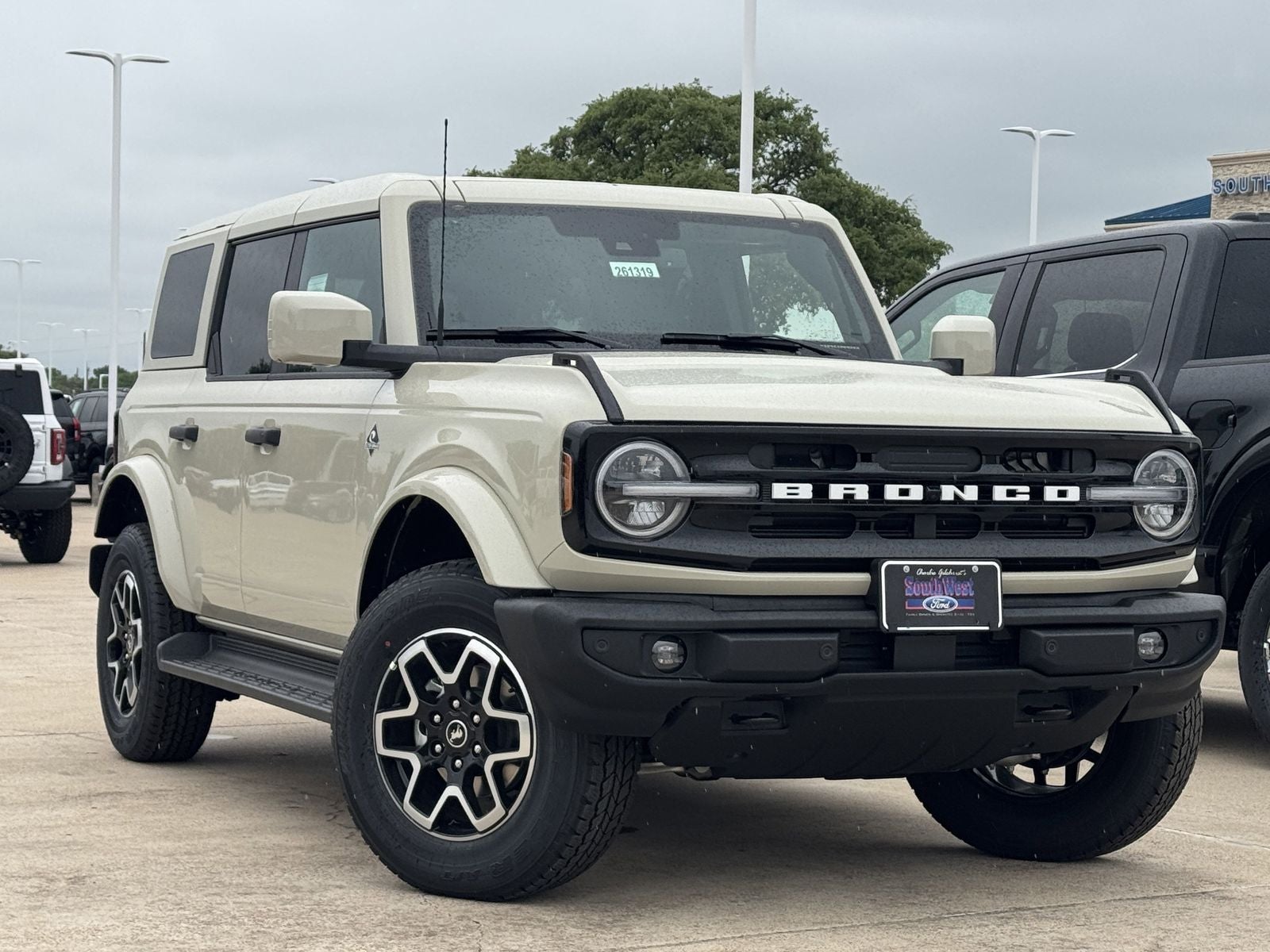 2026 Ford Bronco Outer Banks®