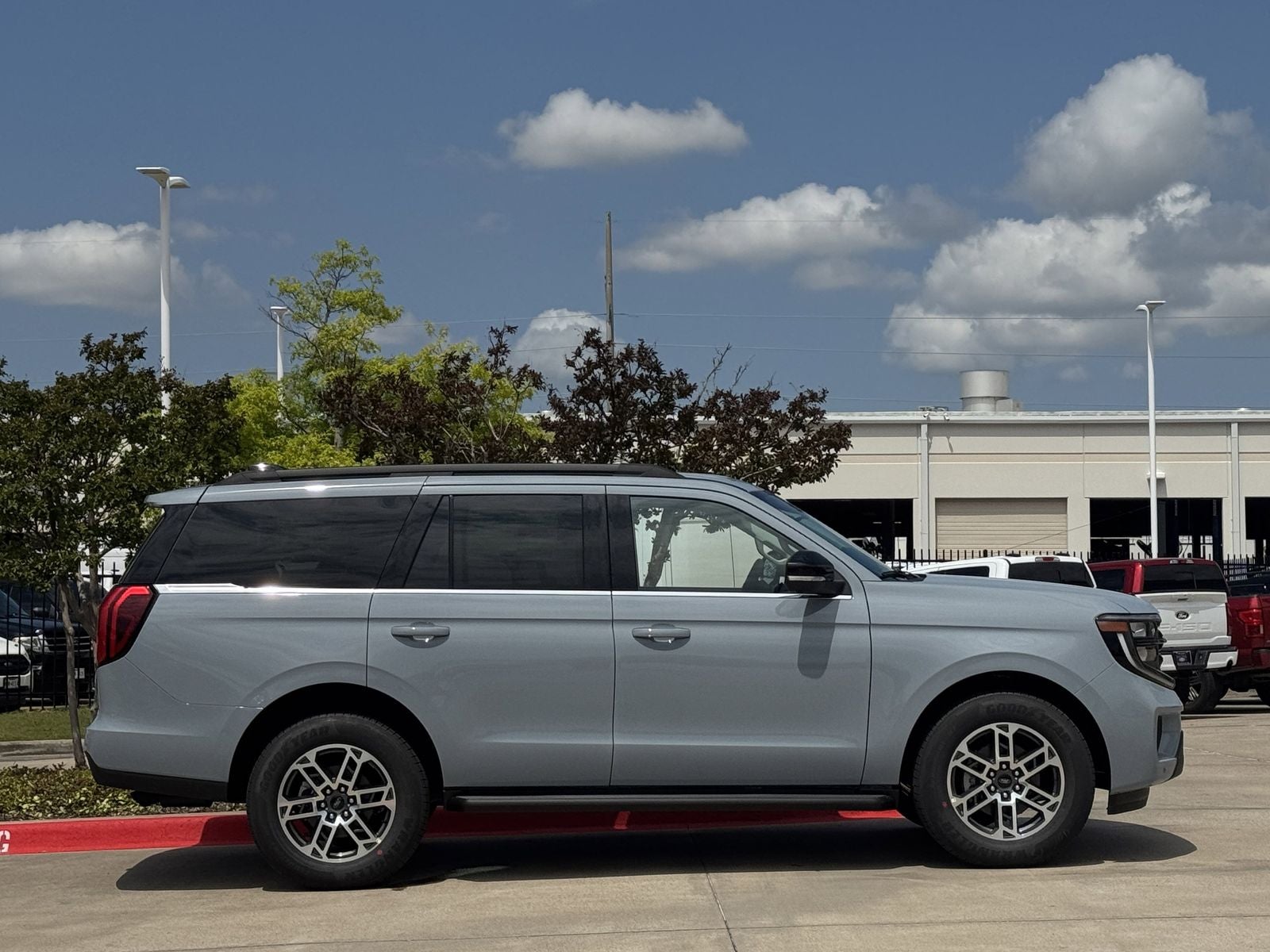 2026 Ford Expedition Active