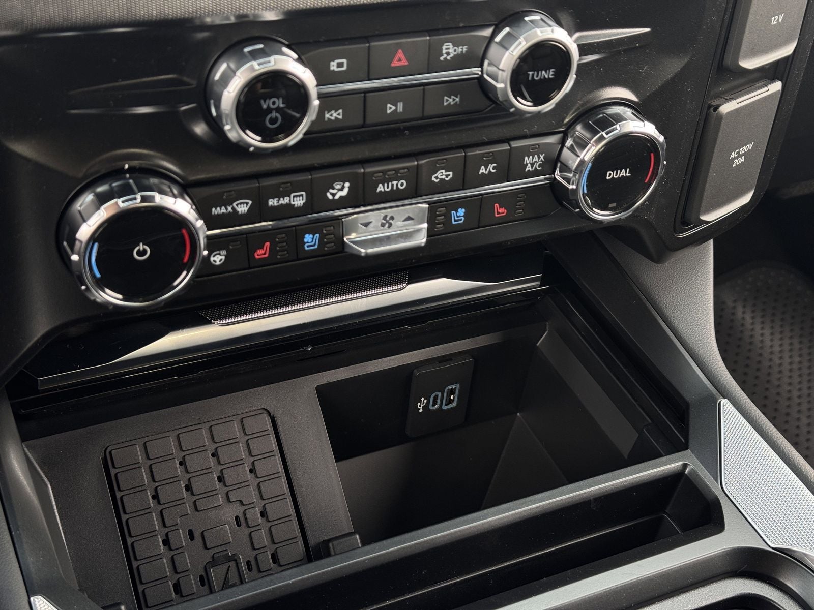 2026 Ford Super Duty F-250® Platinum®