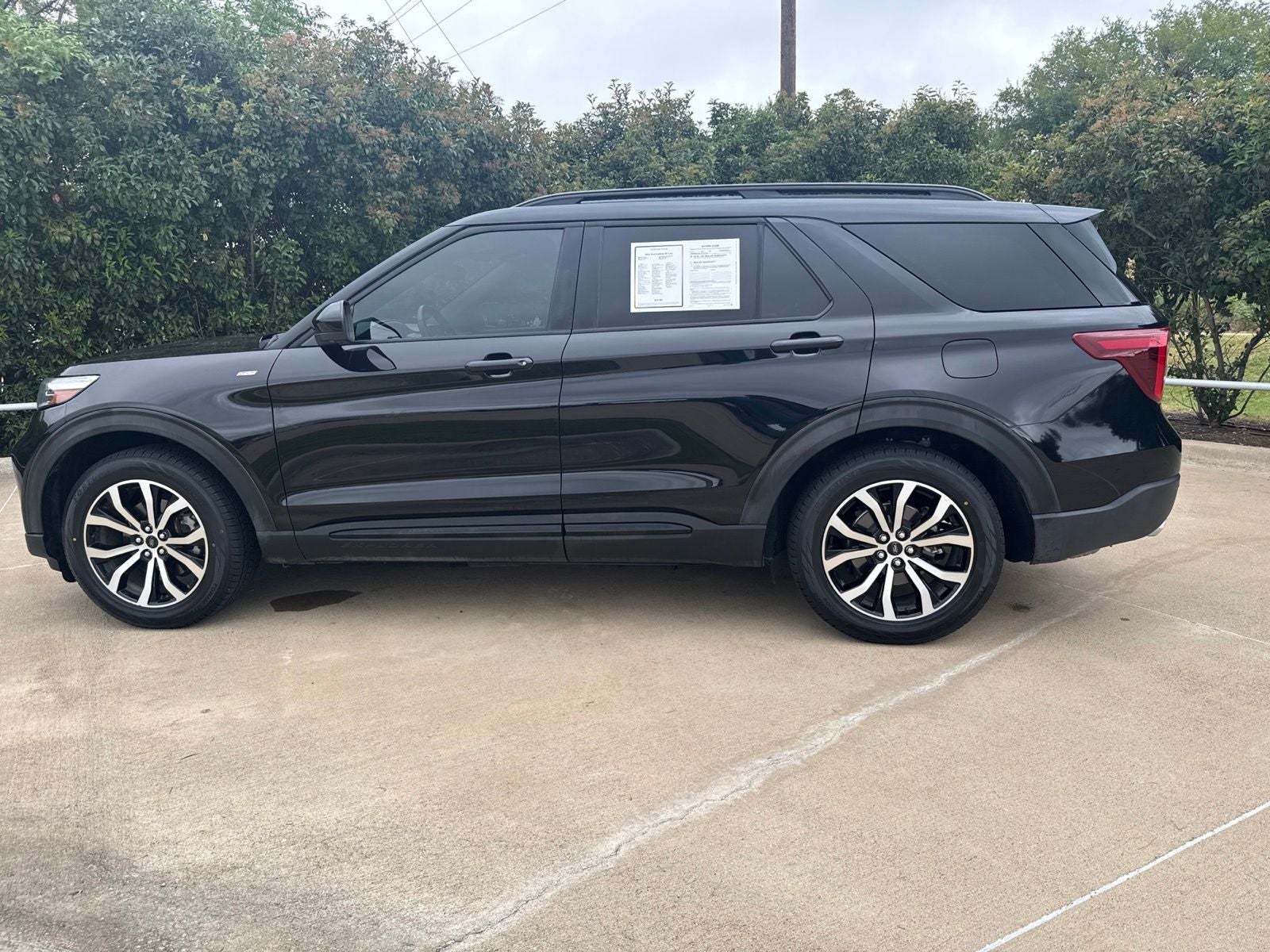 2022 Ford Explorer ST-Line