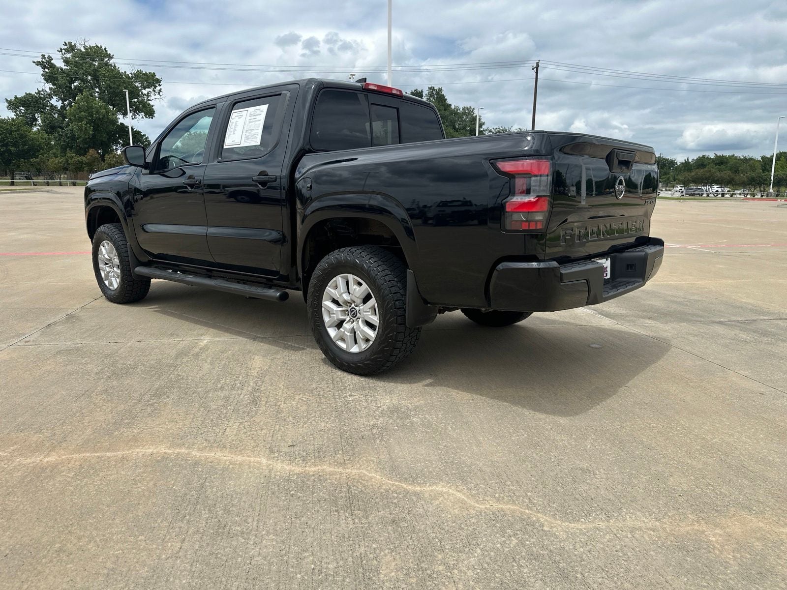 2022 Nissan Frontier SV