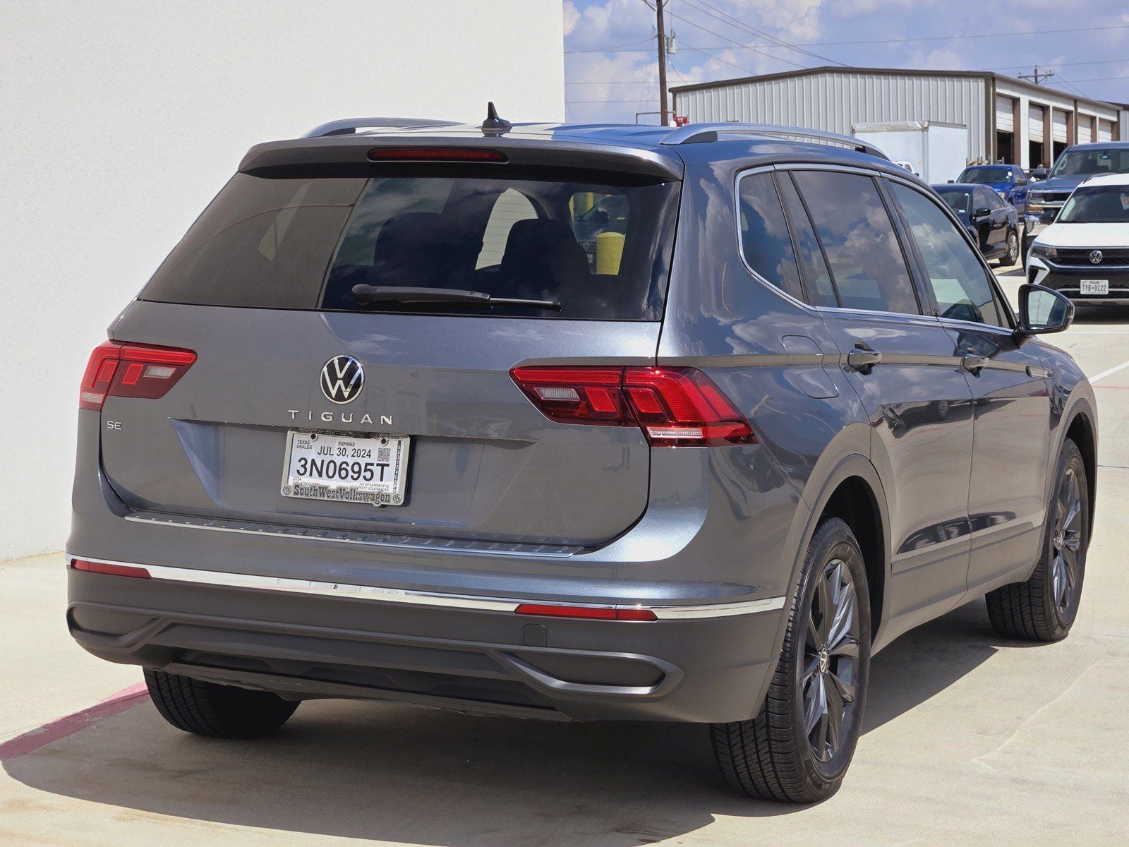 2024 Volkswagen Tiguan 2.0T SE