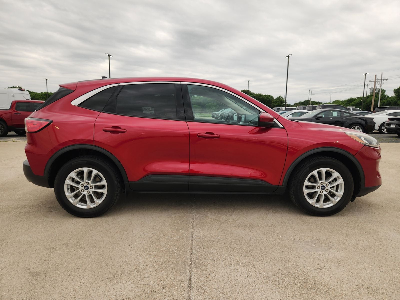 2020 Ford Escape SE