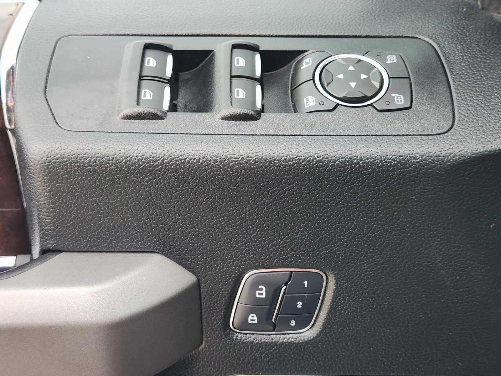 2017 Ford F-150 Platinum