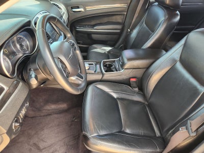 2017 Chrysler 300 Limited