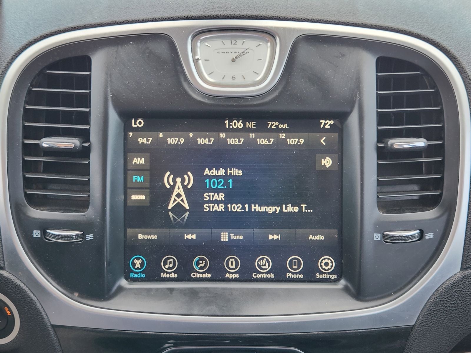 2017 Chrysler 300 Limited