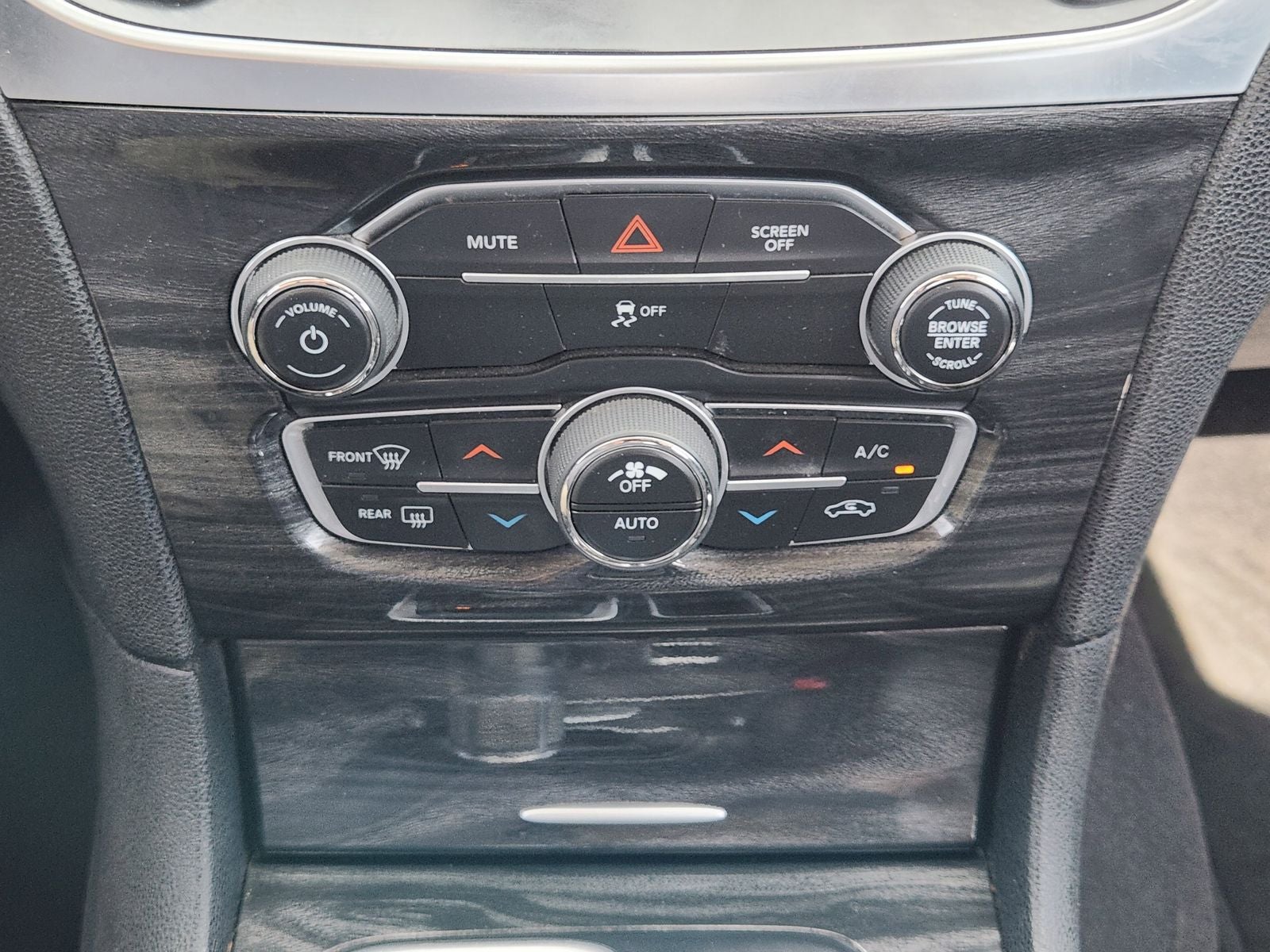 2017 Chrysler 300 Limited