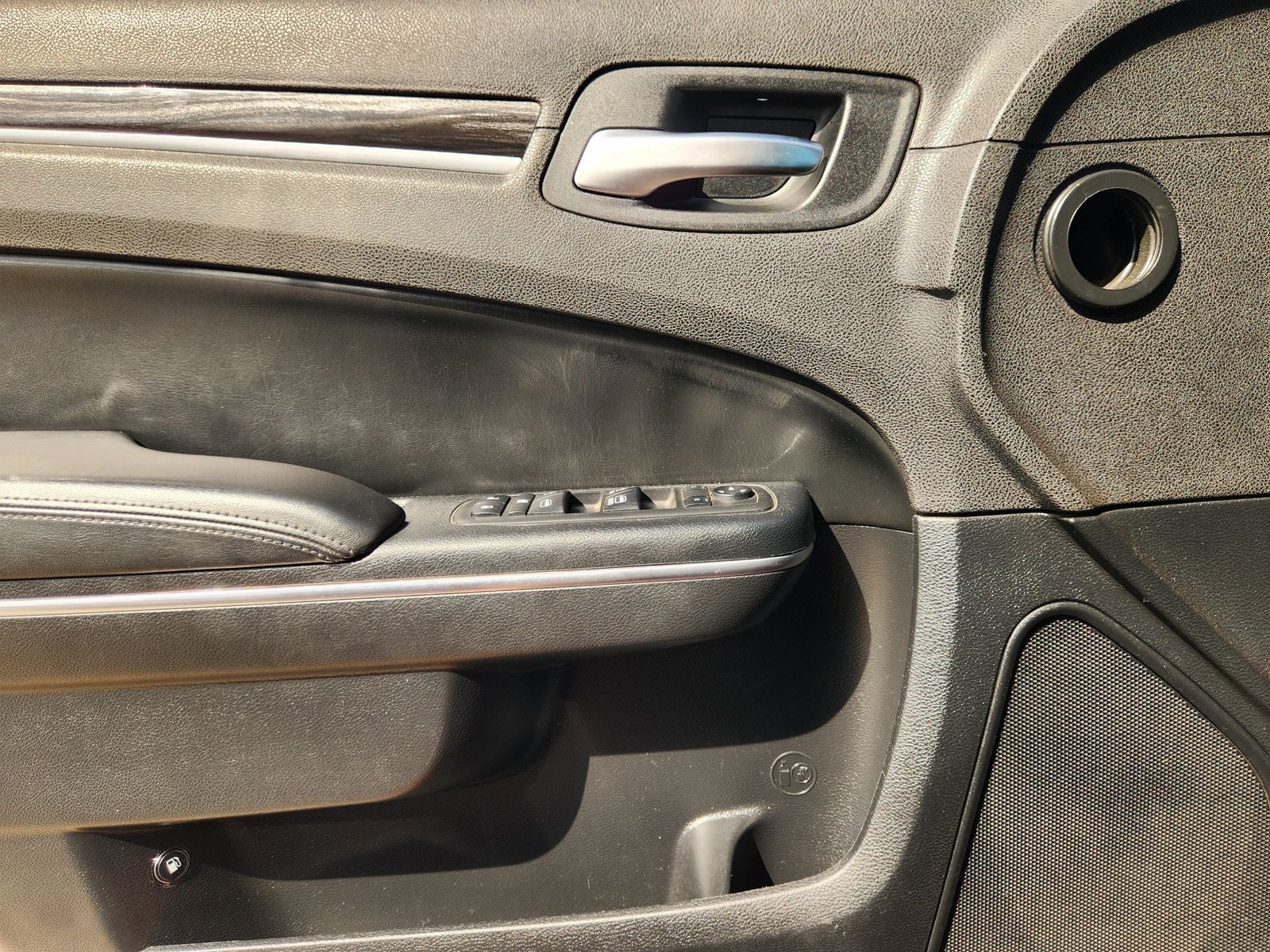 2017 Chrysler 300 Limited