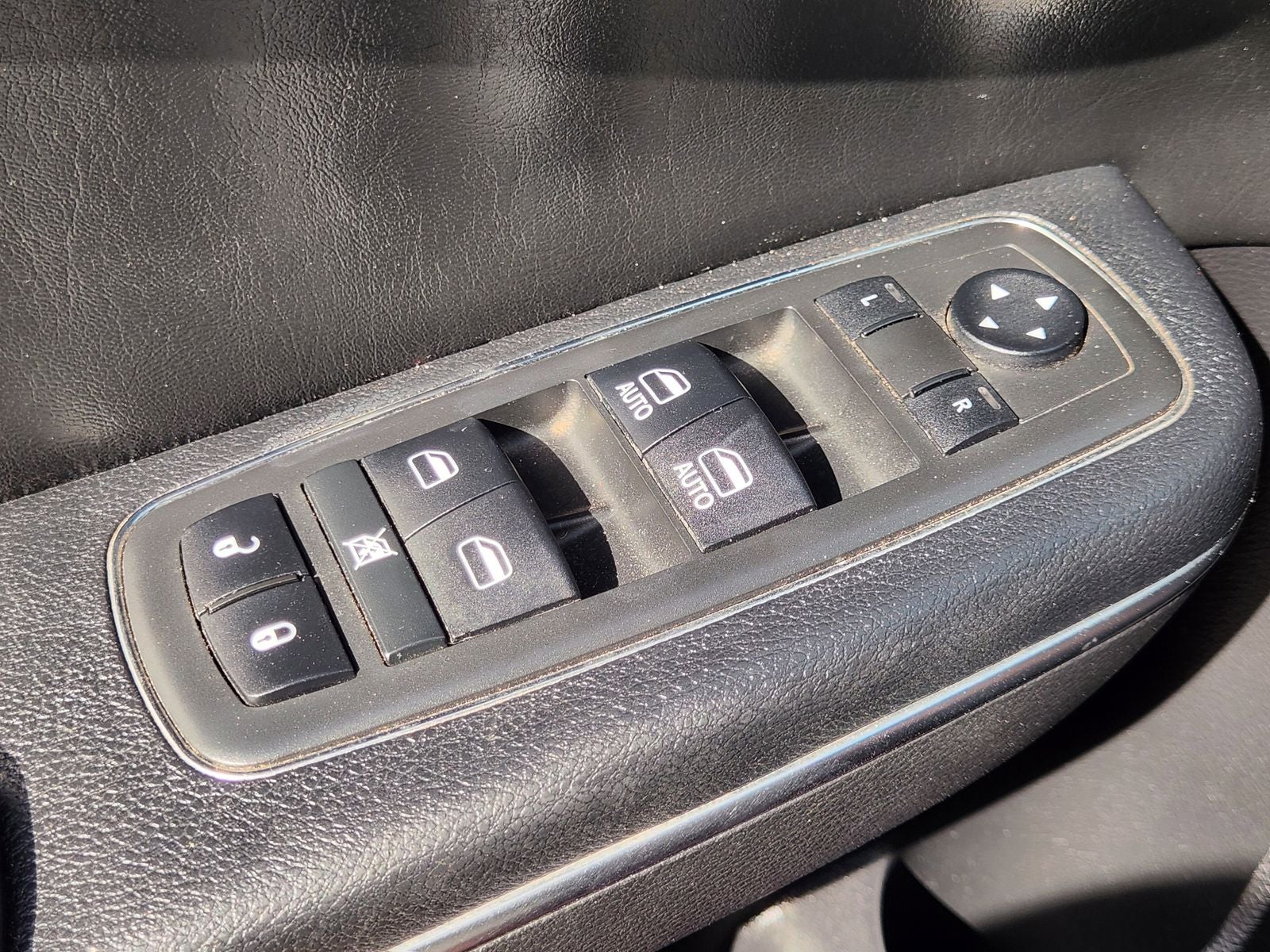 2017 Chrysler 300 Limited