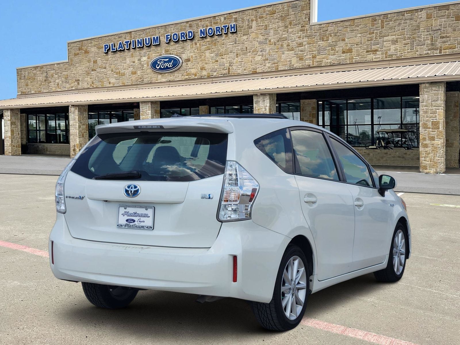 2014 Toyota Prius v Five