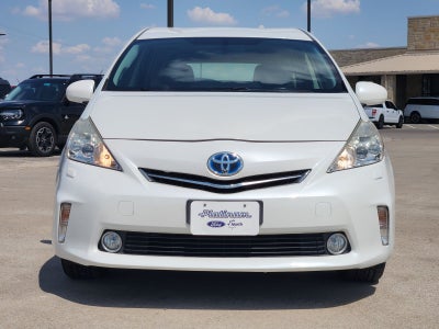 2014 Toyota Prius v Five