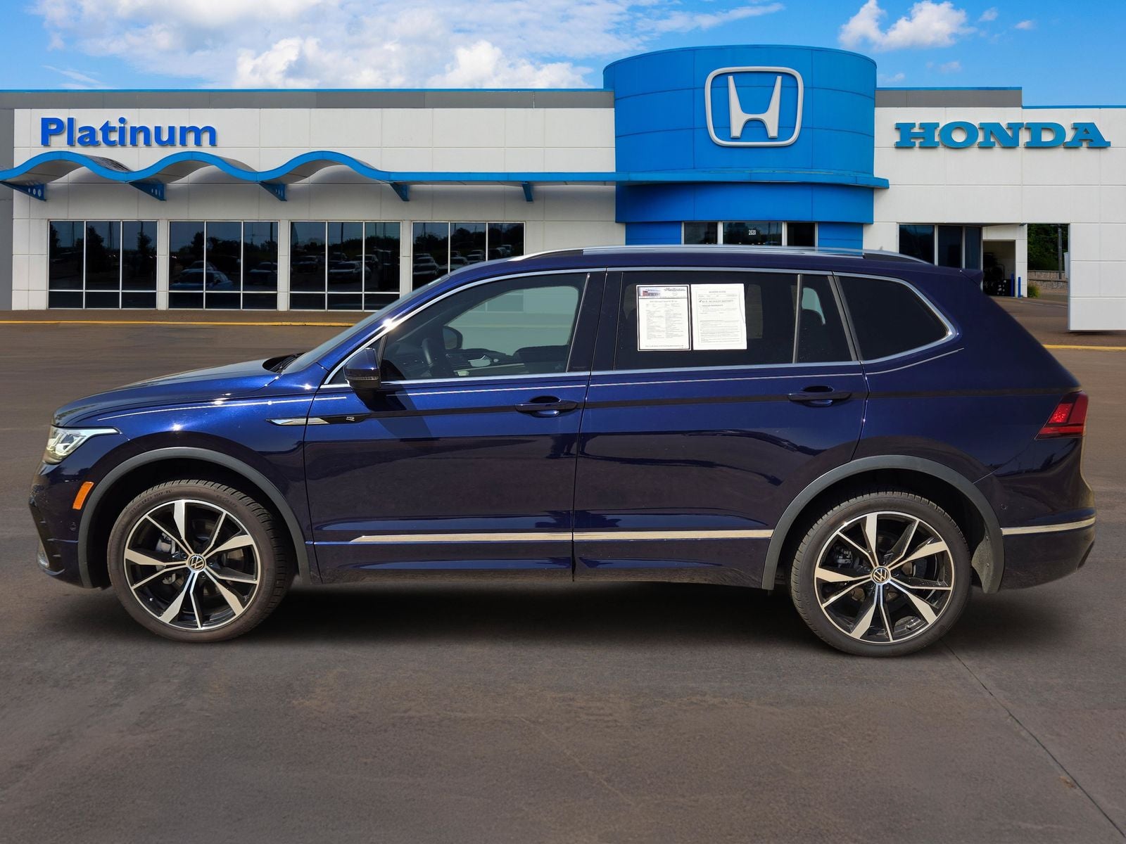 2024 Volkswagen Tiguan 2.0T SEL R-Line