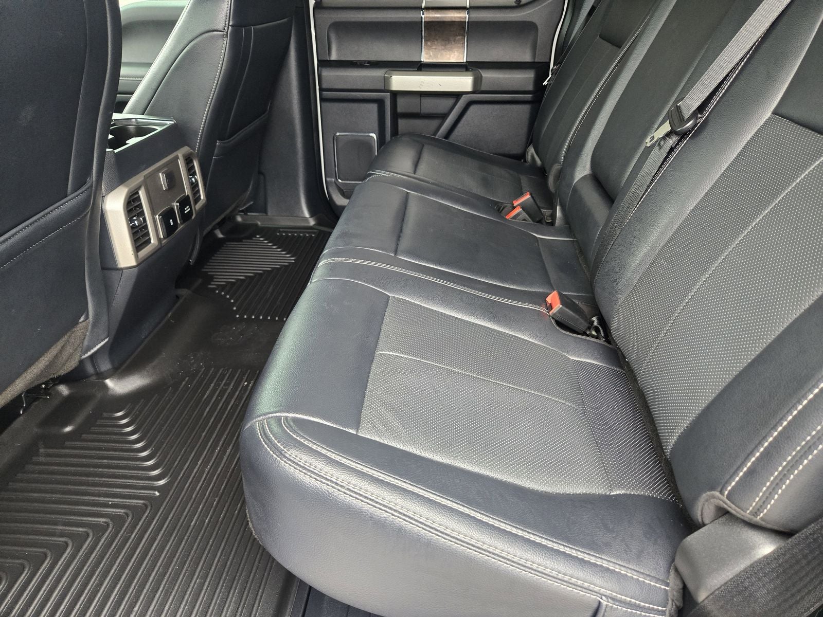 2022 Ford F-350SD Lariat