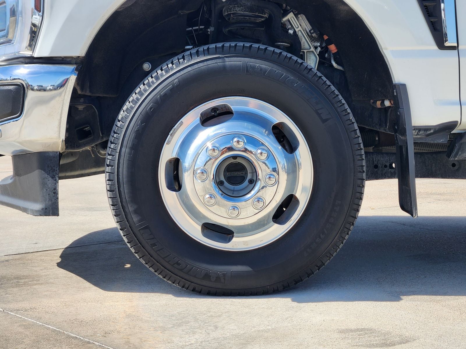 2025 Ford F-350SD Lariat DRW