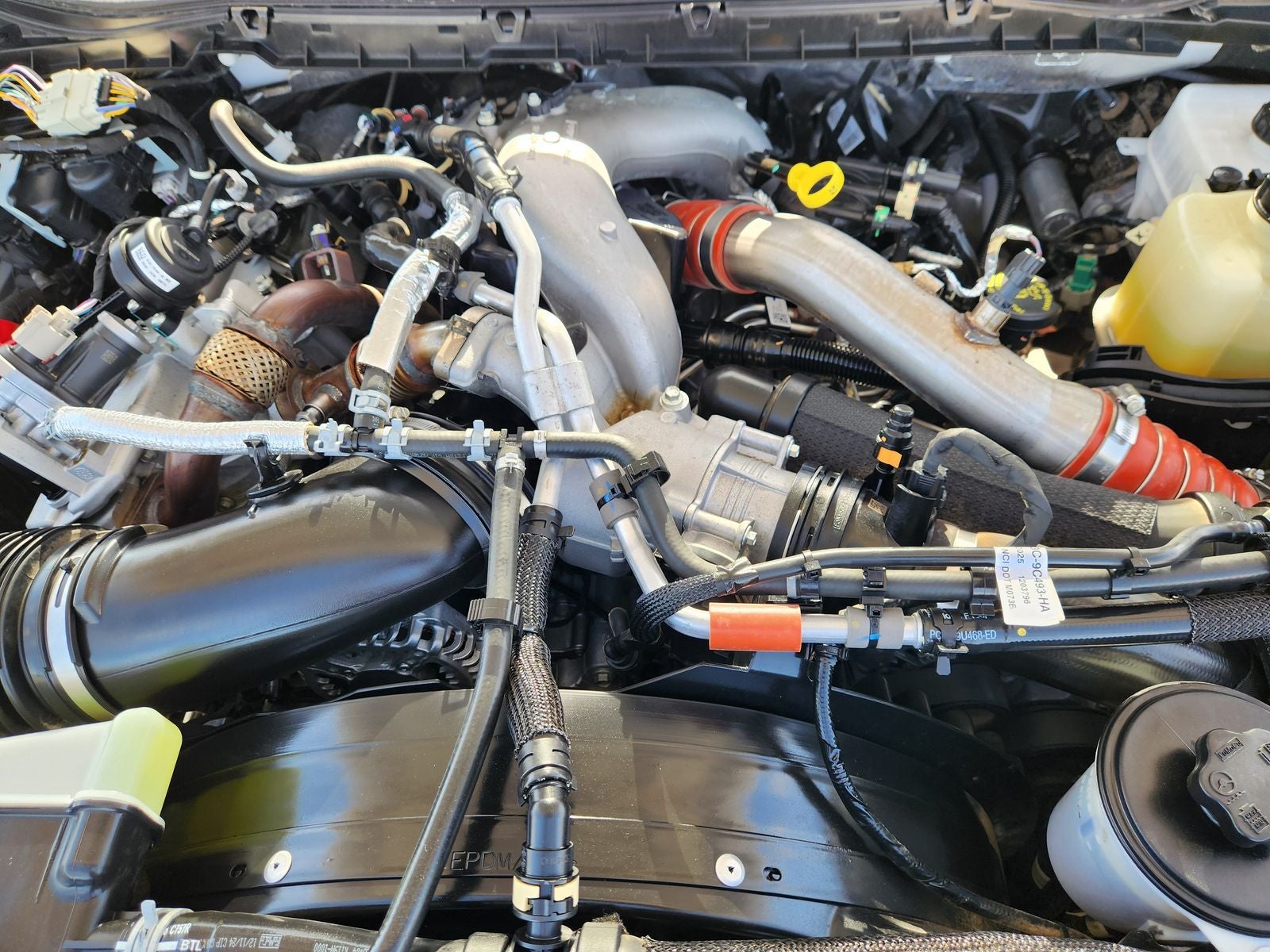 2025 Ford F-350SD Lariat DRW
