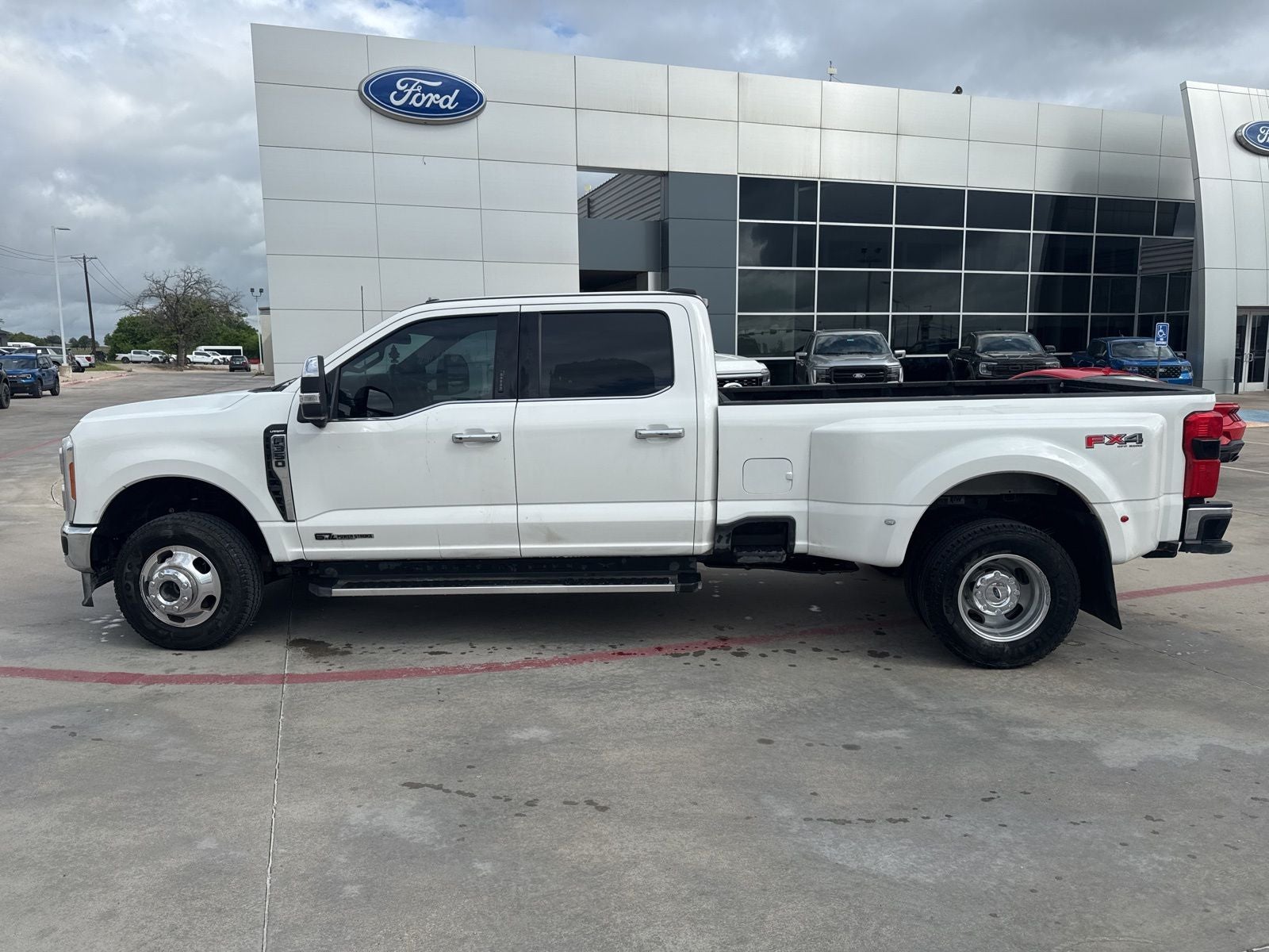2023 Ford F-350SD Lariat DRW