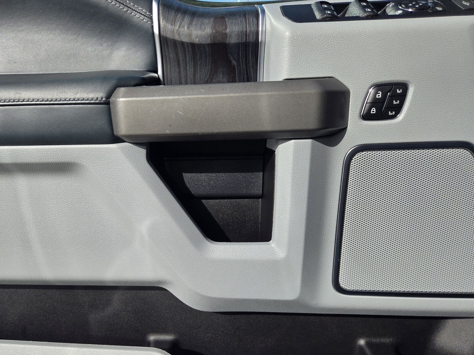 2022 Ford F-450SD Limited DRW