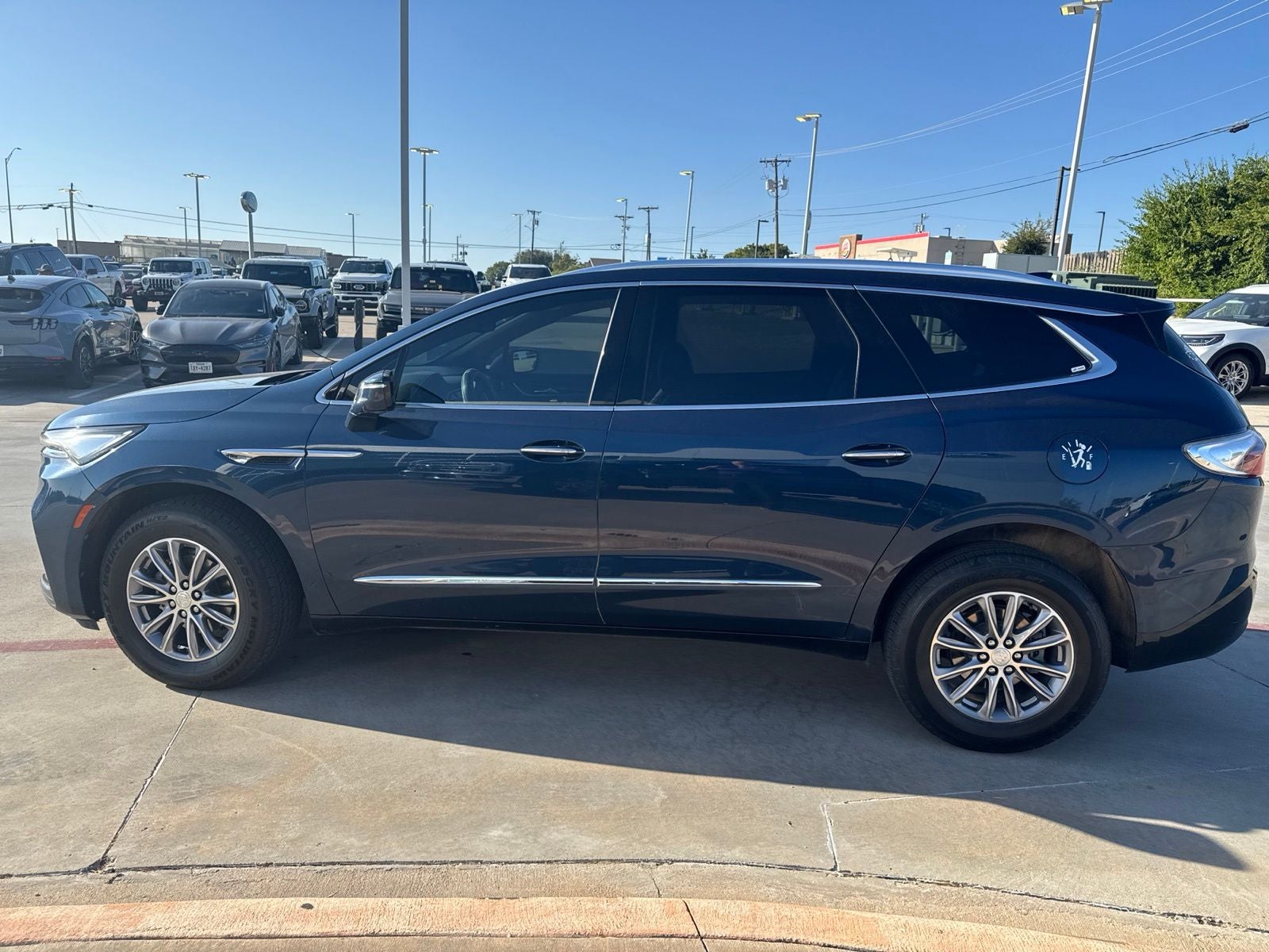 2022 Buick Enclave Essence