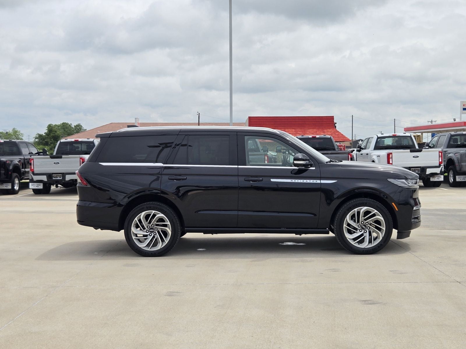 2025 Lincoln Navigator Reserve