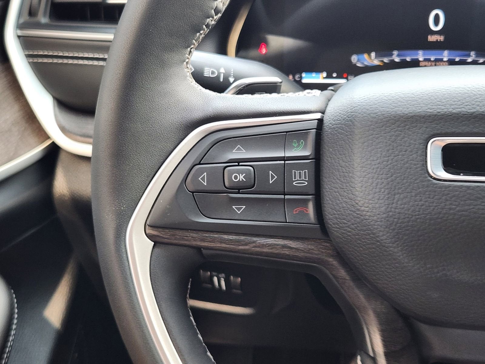 2025 Jeep Grand Cherokee Limited 4x2