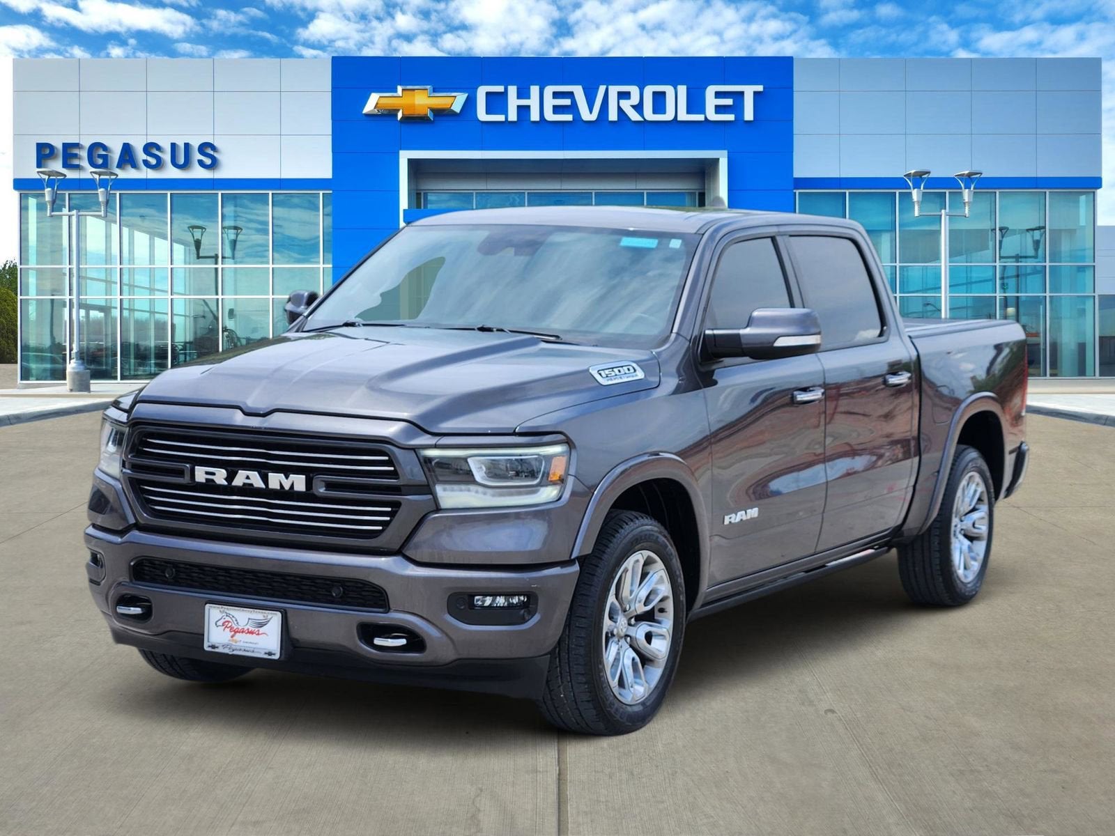 2021 RAM 1500 Laramie Crew Cab 4x2 5'7" Box