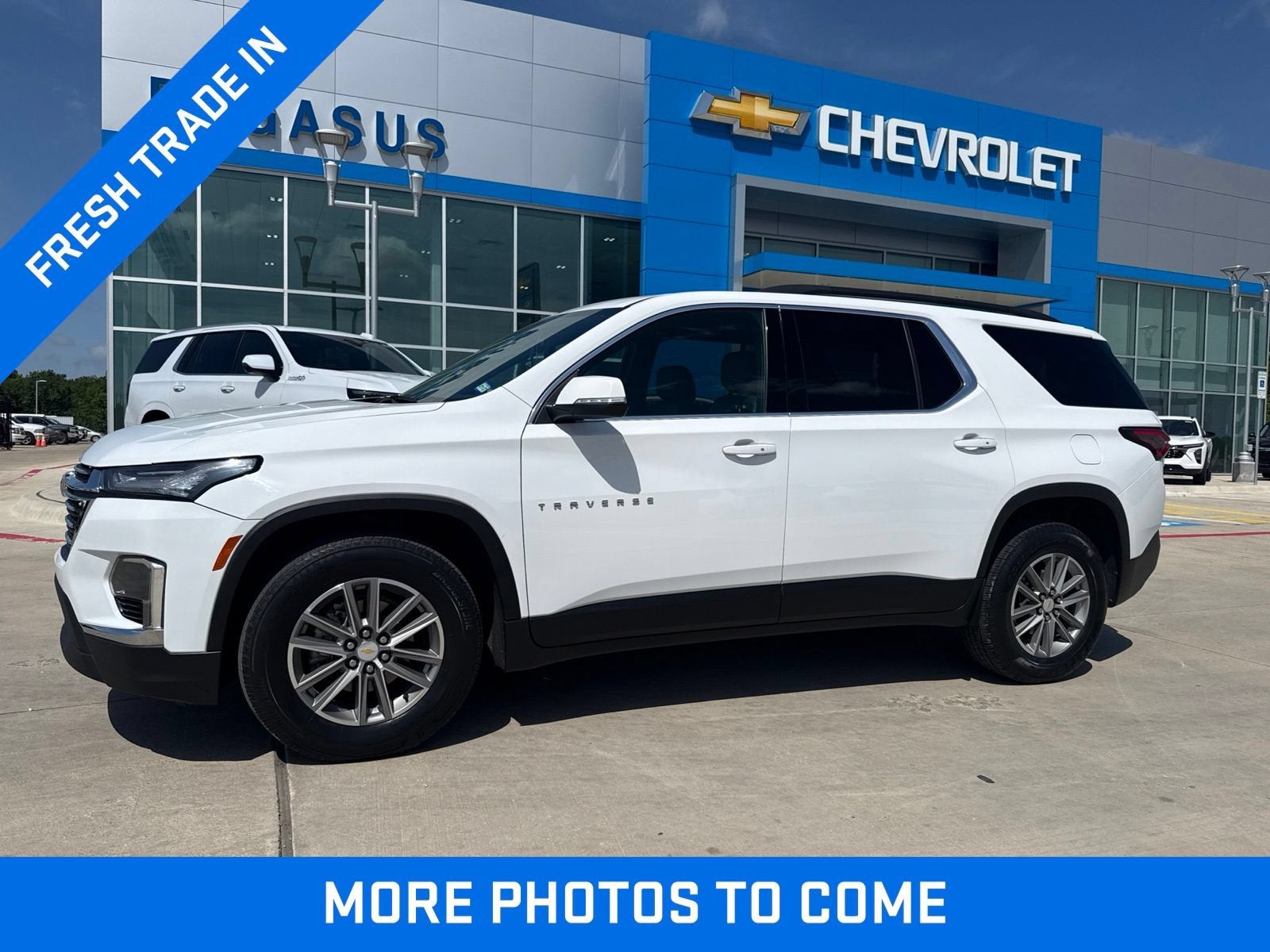 2022 Chevrolet Traverse LT Leather
