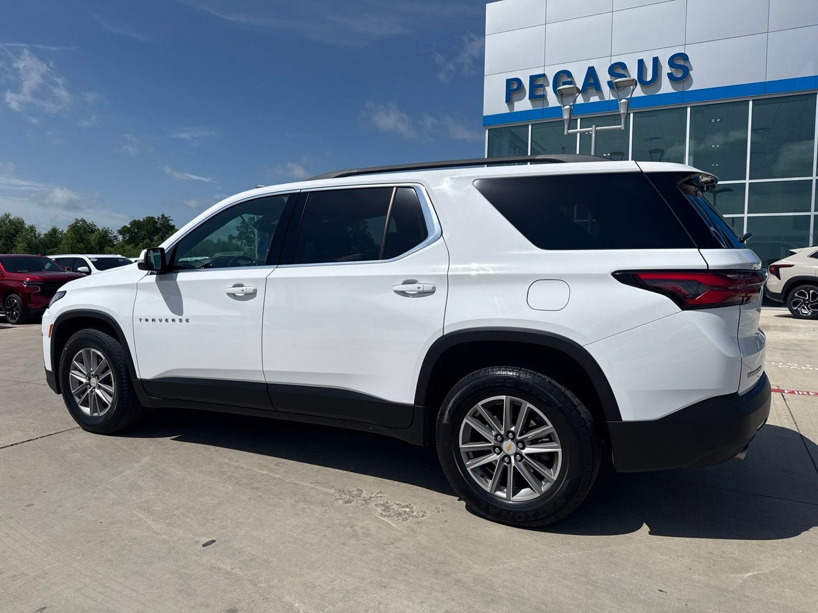 2022 Chevrolet Traverse LT Leather
