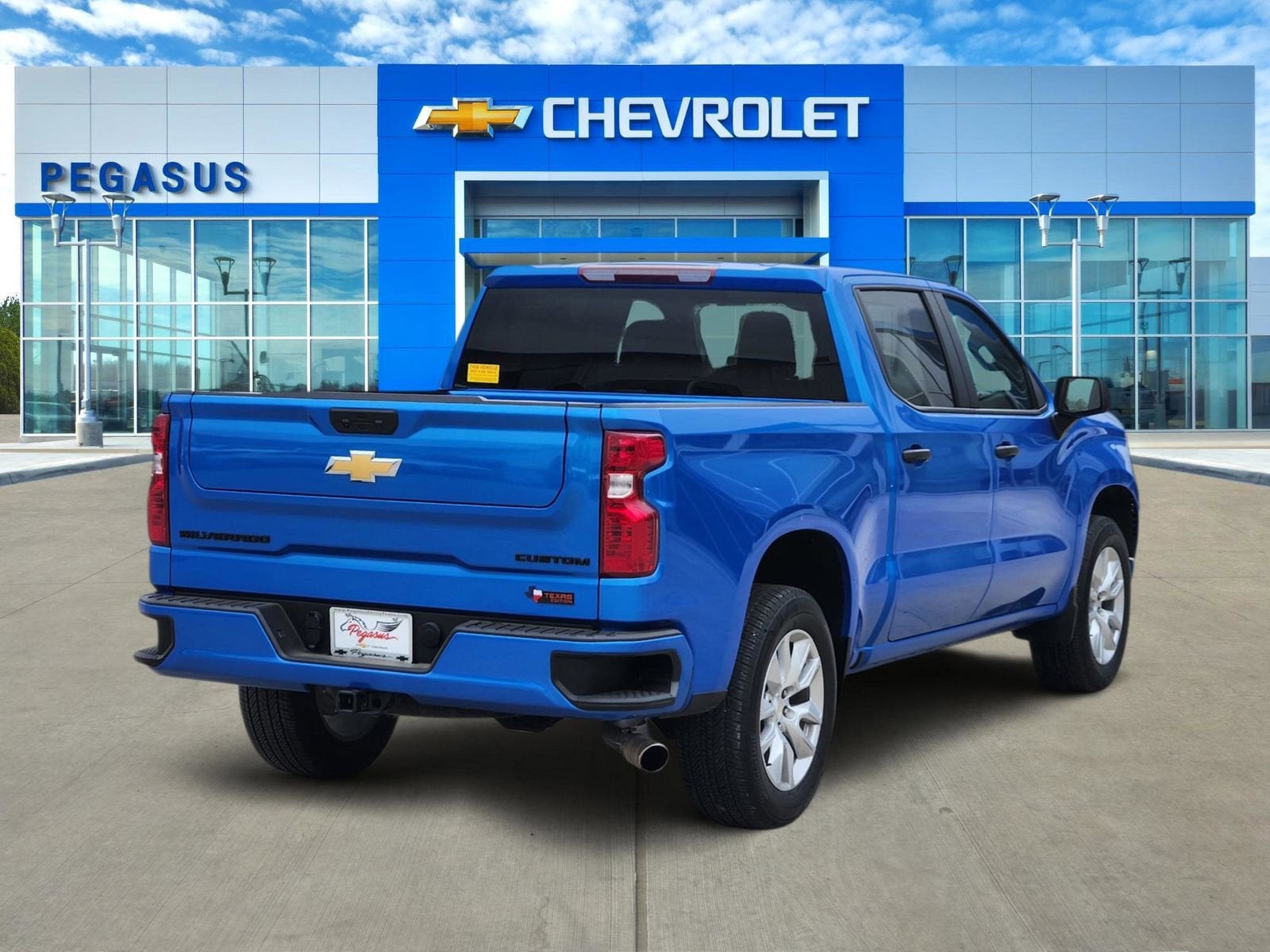 2025 Chevrolet Silverado 1500 Custom