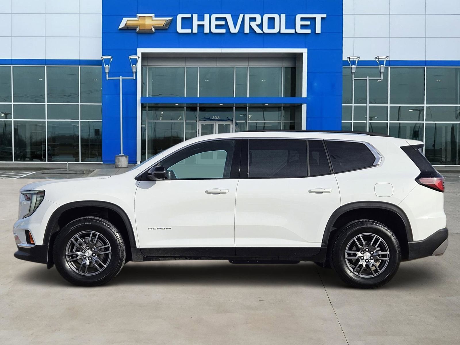 2025 GMC Acadia Elevation