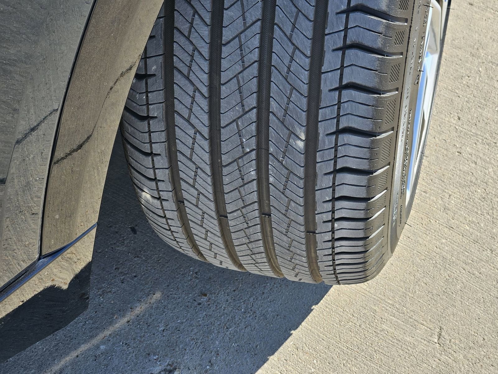 2024 Cadillac LYRIQ Luxury 3