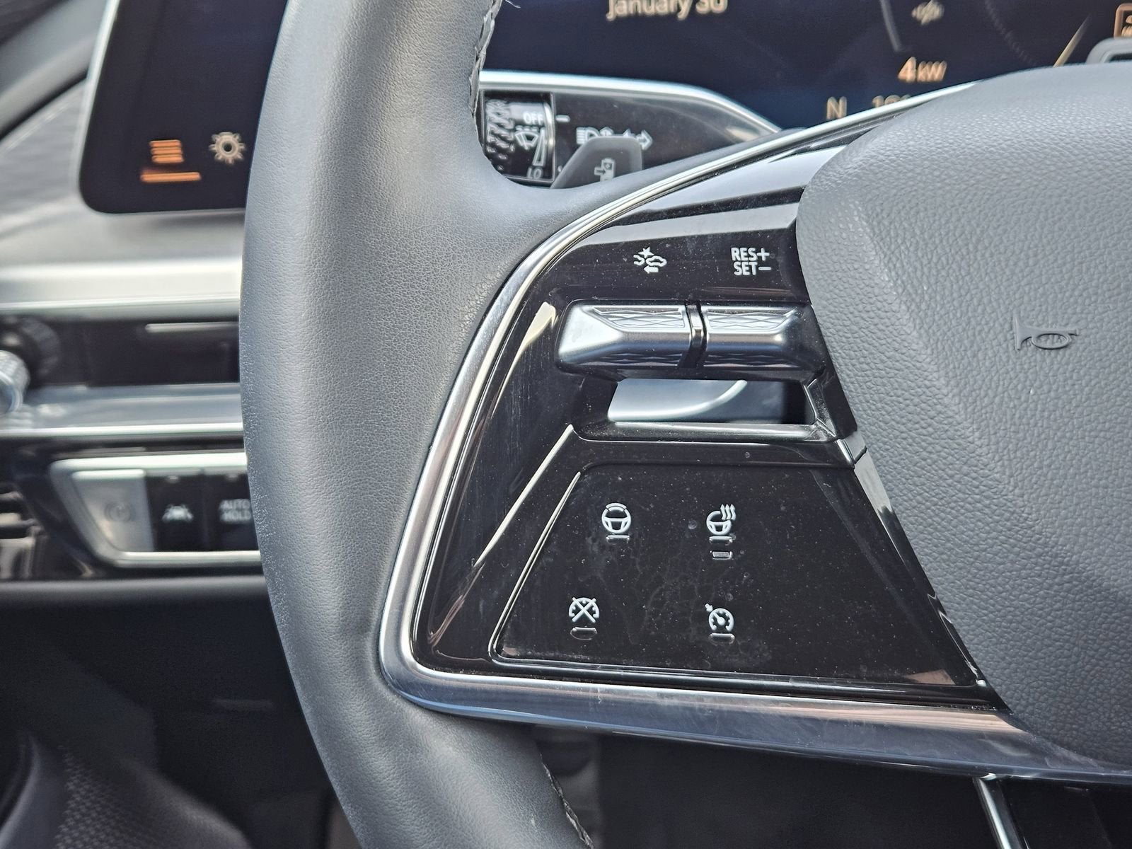 2024 Cadillac LYRIQ Sport 2