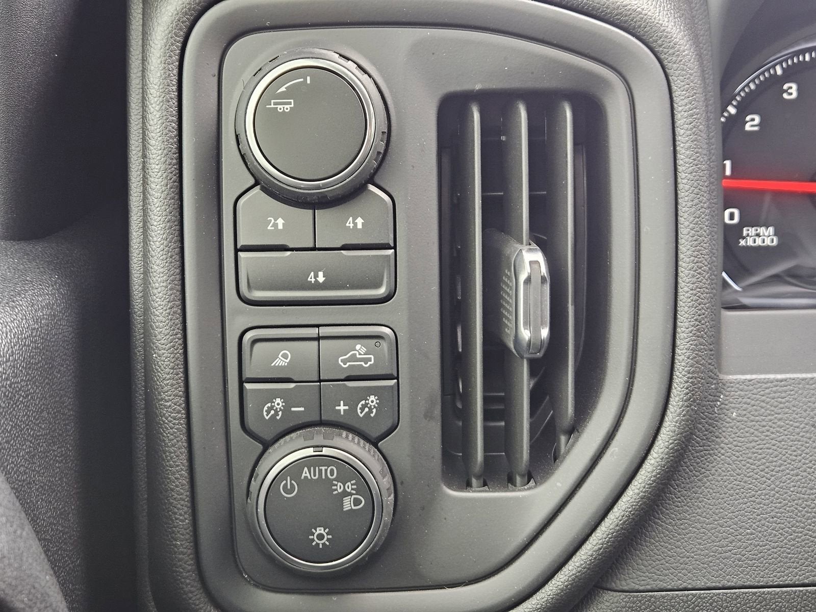 2024 Chevrolet Silverado 2500 HD Custom