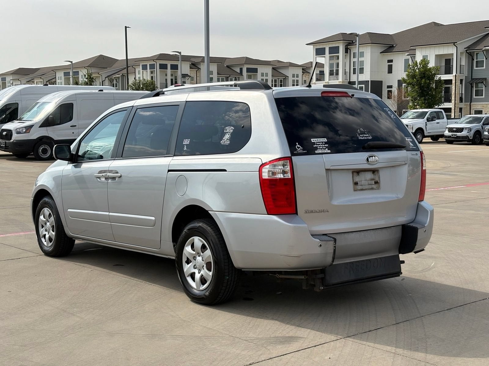 2010 Kia Sedona LX