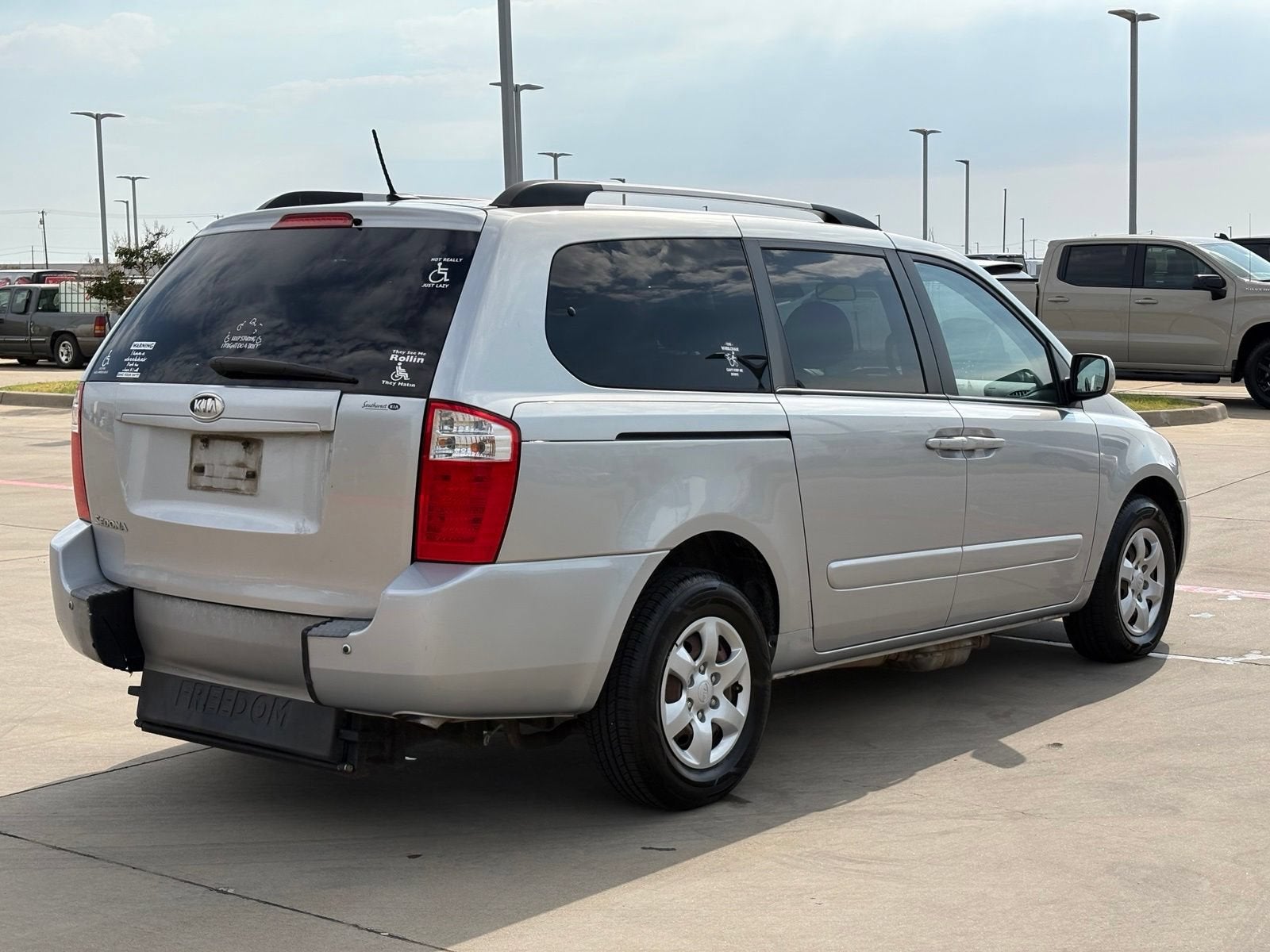 2010 Kia Sedona LX