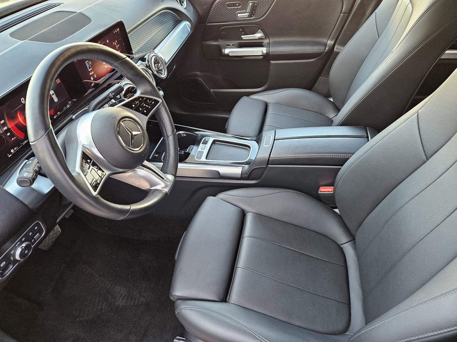 2025 Mercedes-Benz GLB 250 4MATIC®