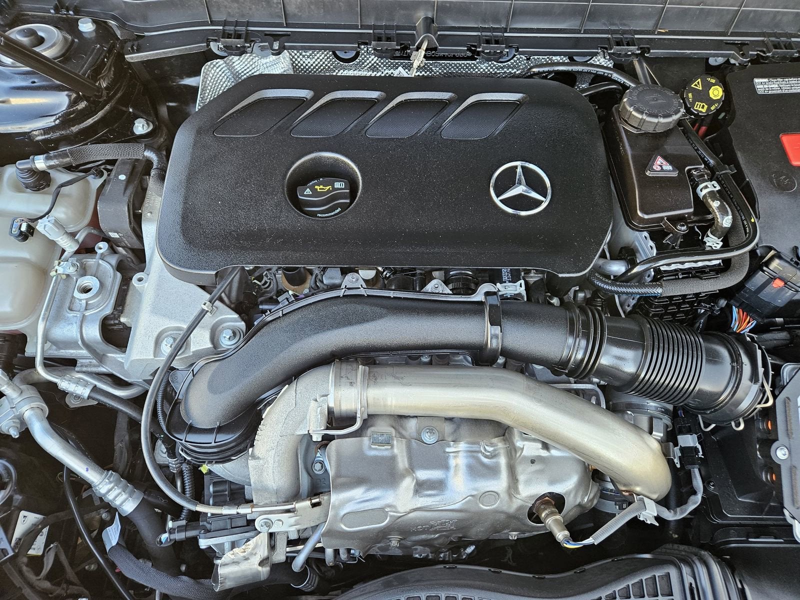 2025 Mercedes-Benz GLB 250 4MATIC®