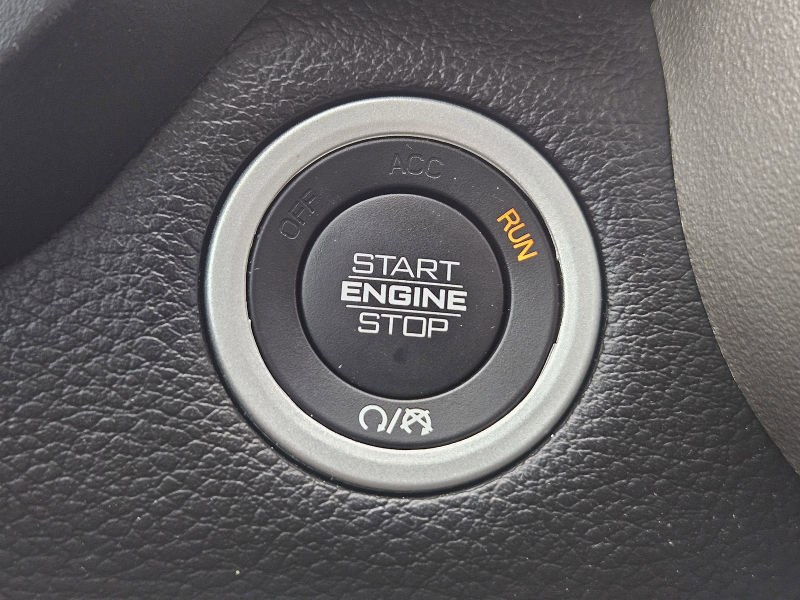 2019 RAM 1500 Laramie Crew Cab 4x4 5'7" Box