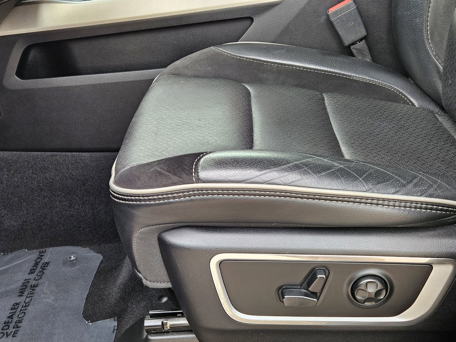 2019 RAM 1500 Laramie Crew Cab 4x4 5'7" Box