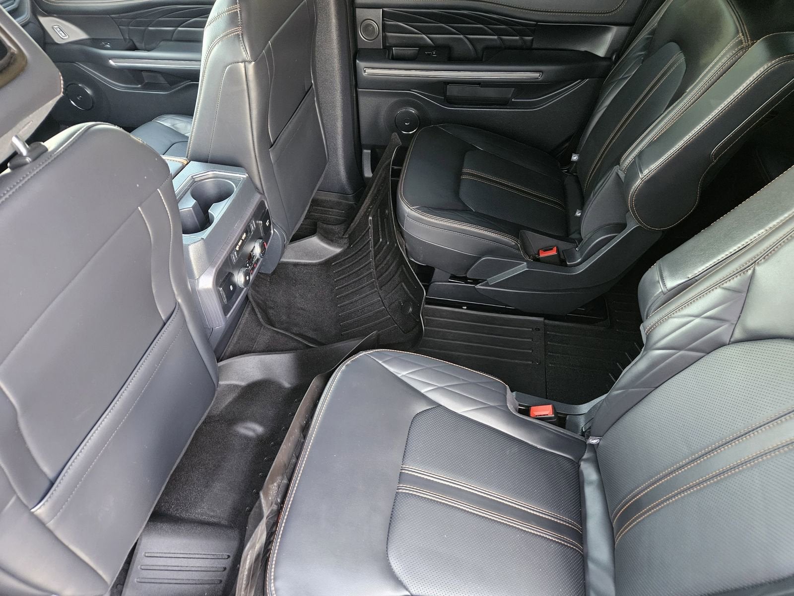 2024 Ford Expedition Platinum