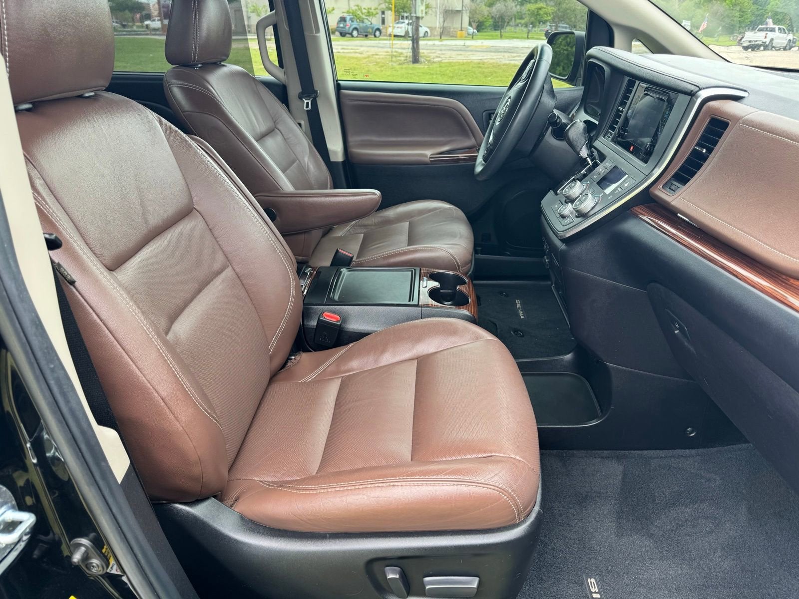 2017 Toyota Sienna XLE Auto Access Seat