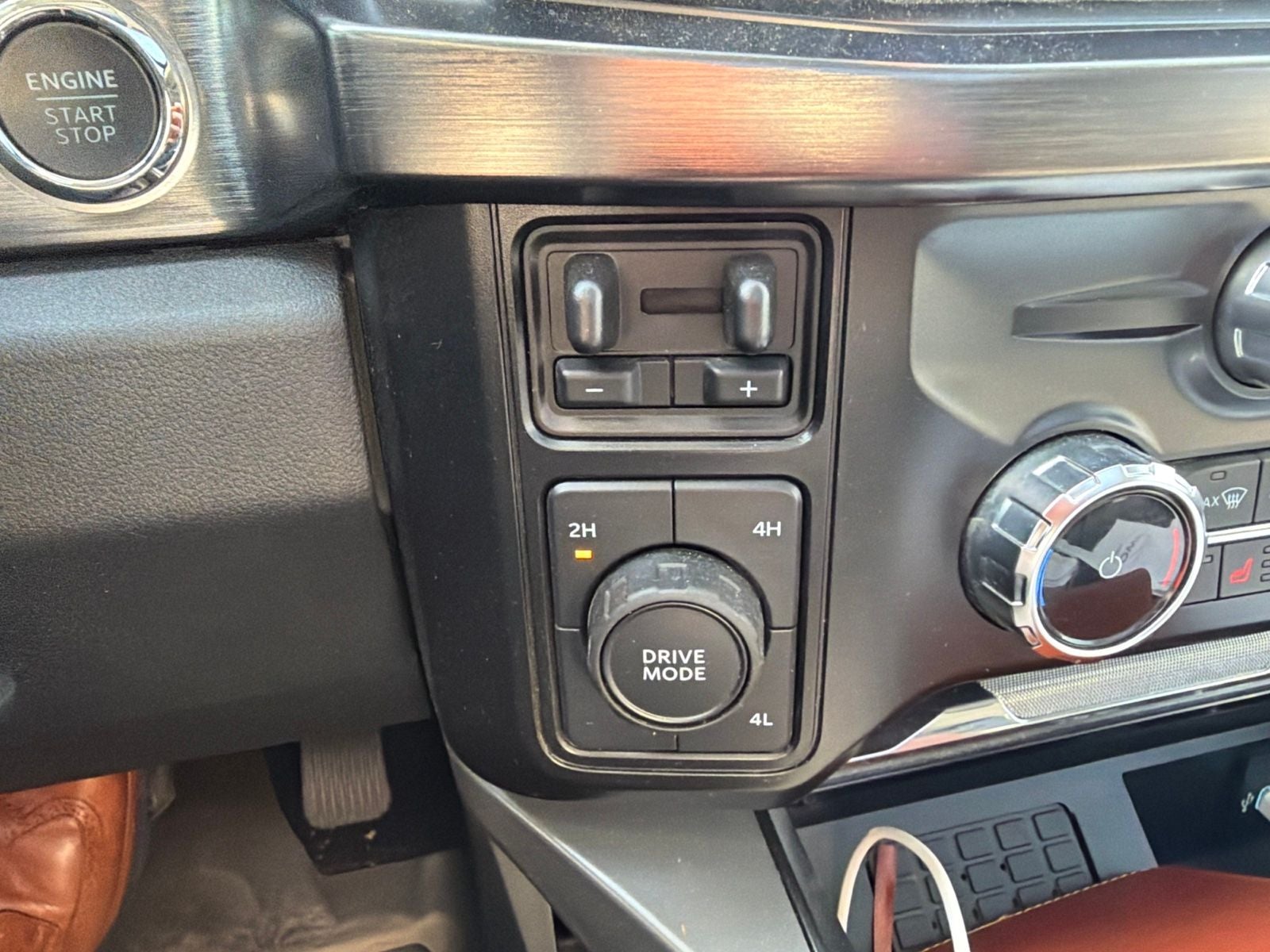 2025 Ford F-350SD Lariat DRW