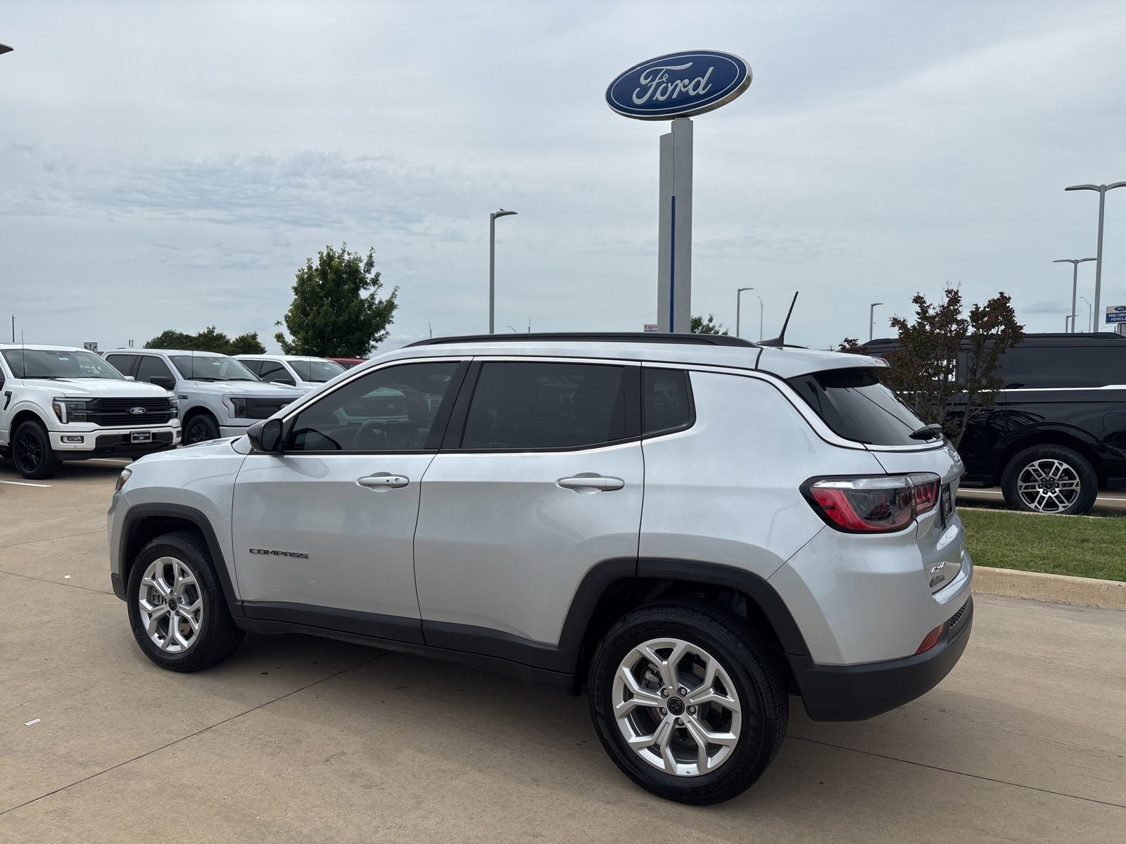 2025 Jeep Compass Latitude