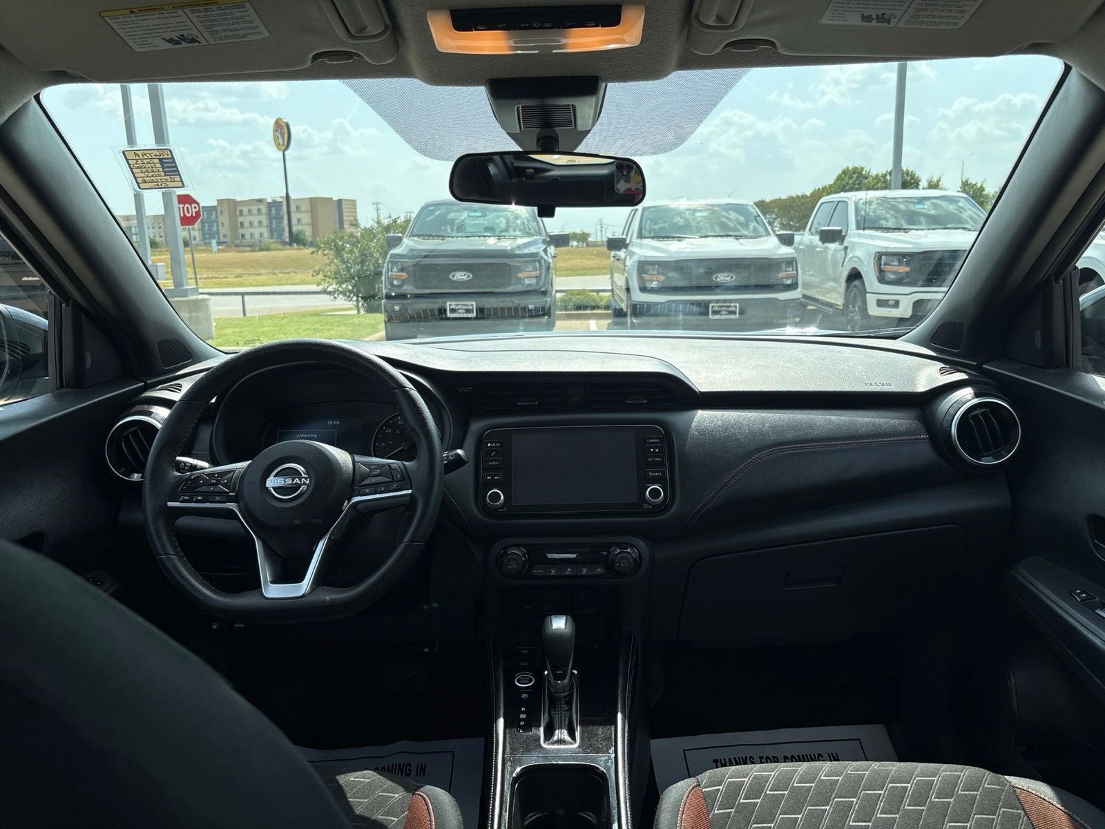 2023 Nissan Kicks SR