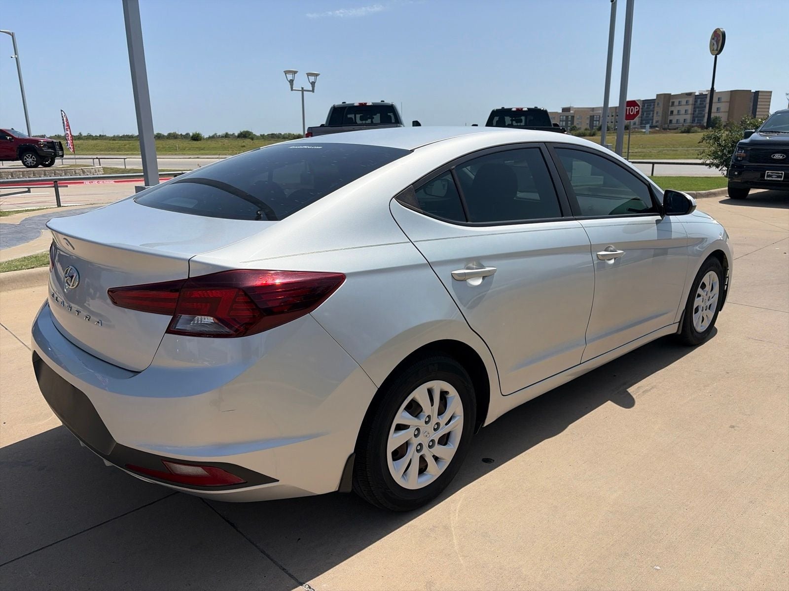 2020 Hyundai Elantra SE